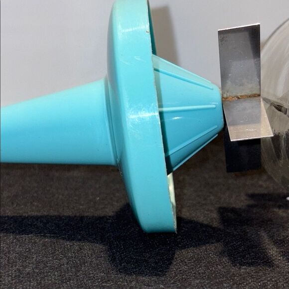 Vintage glass food chopper - Picture 8 of 10